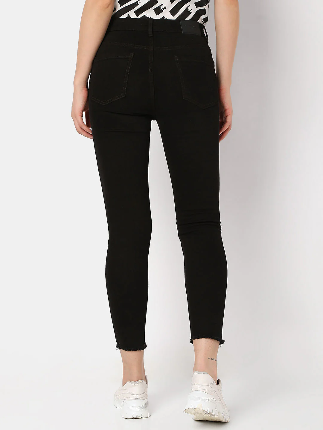 Black High Rise Buttoned Wendy Skinny Jeans - Image 4