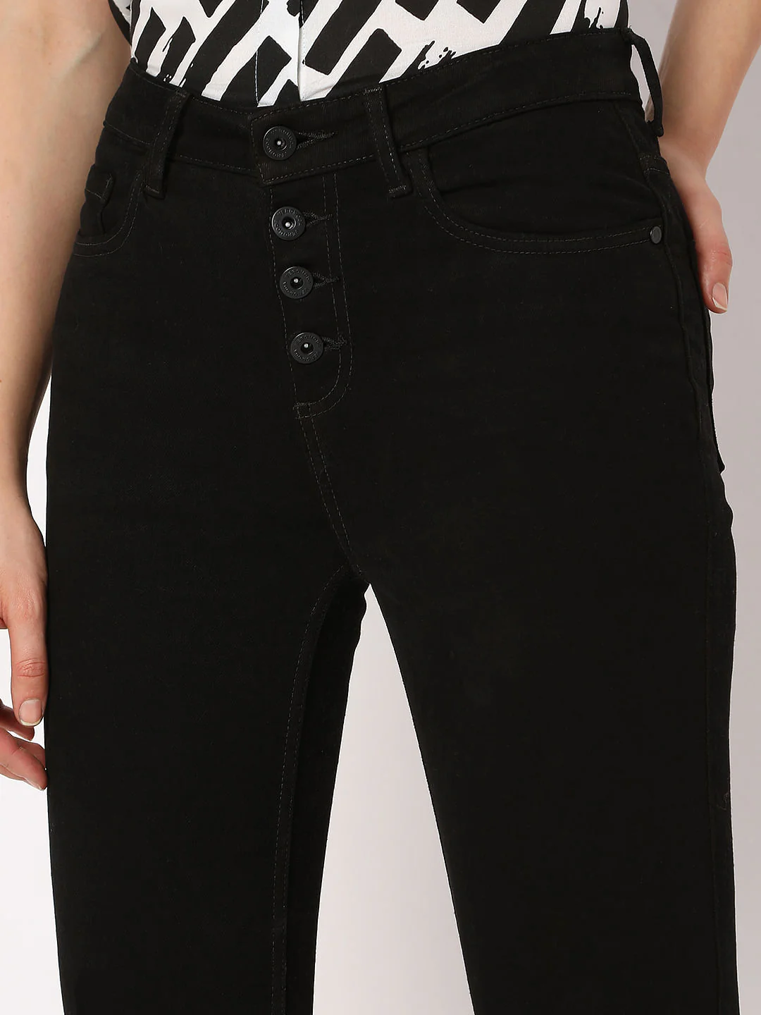 Black High Rise Buttoned Wendy Skinny Jeans - Image 5
