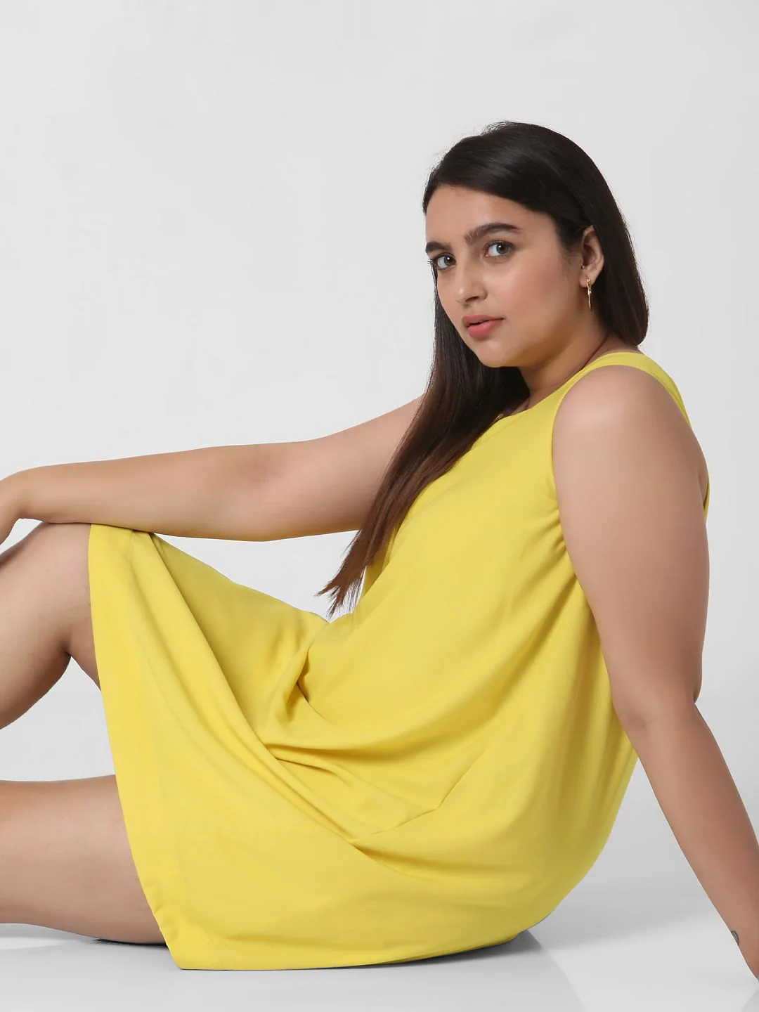 Curve Yellow Sleeveless Shift Dress - Image 2