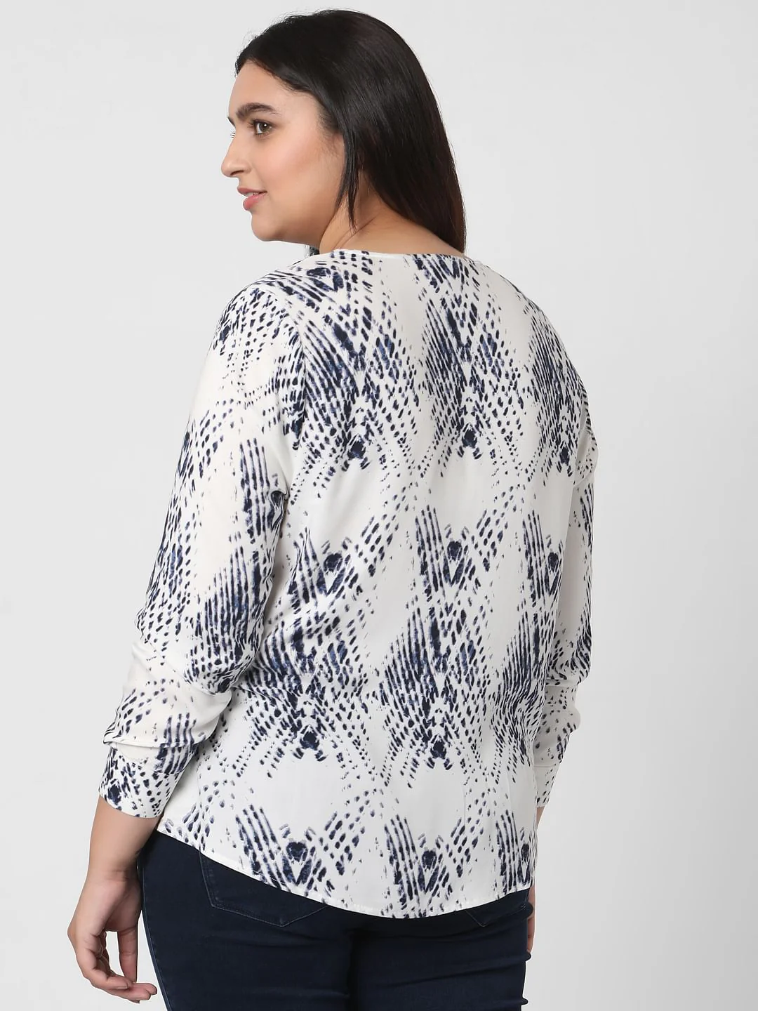 Curve White Abstract Print Top - Image 4
