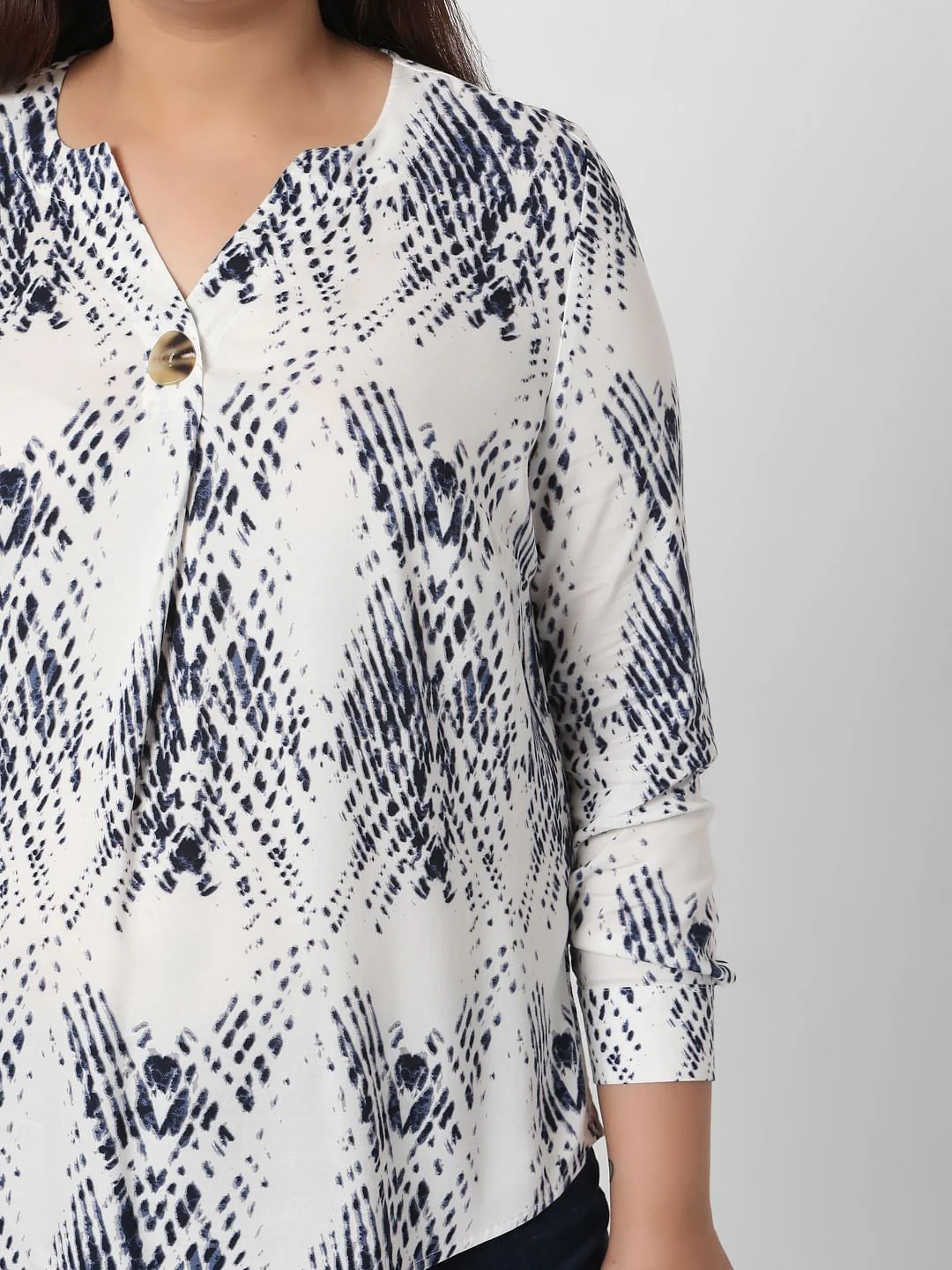 Curve White Abstract Print Top - Image 6