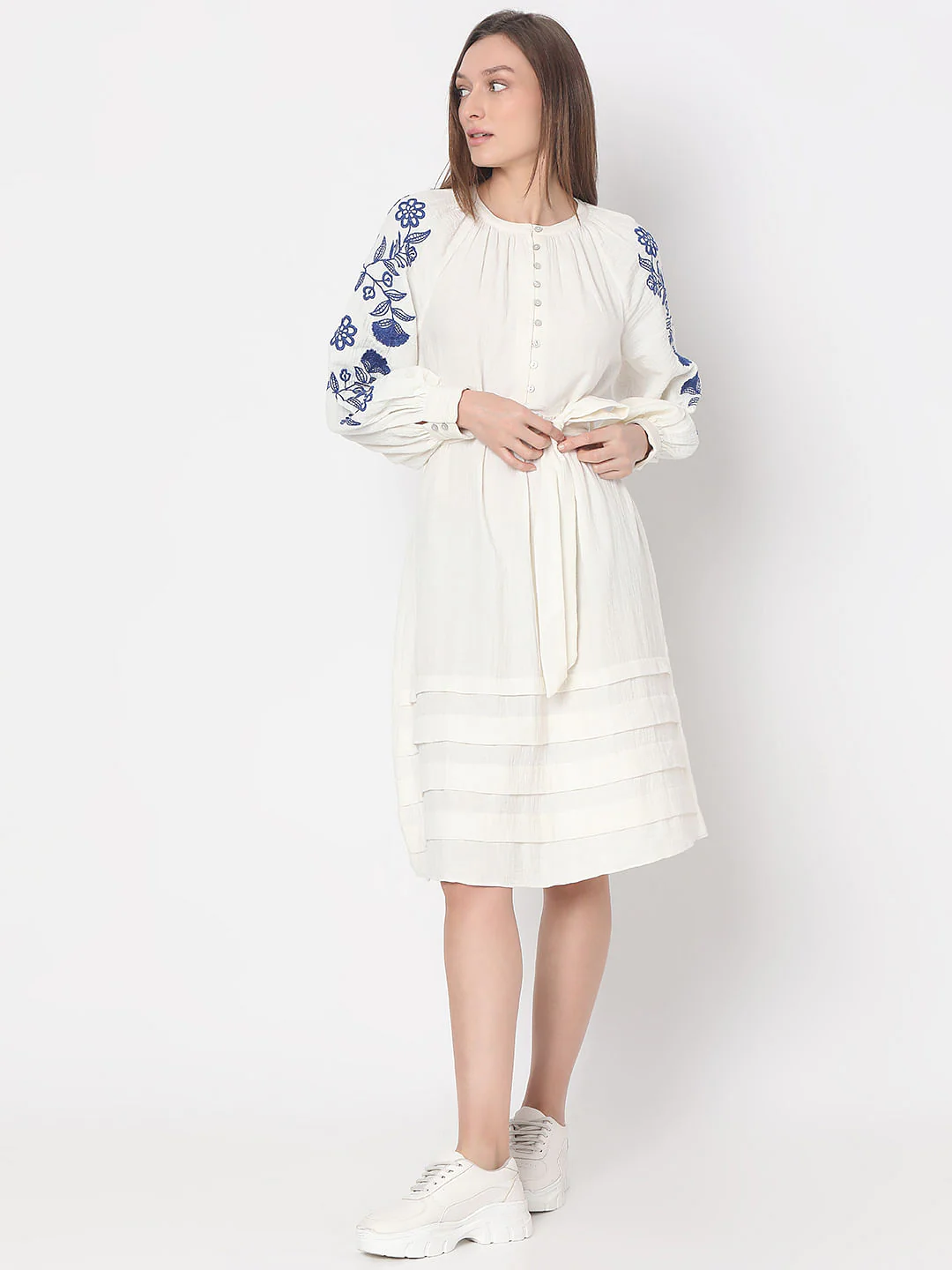 White Contrast Embroidery Dress - Image 2
