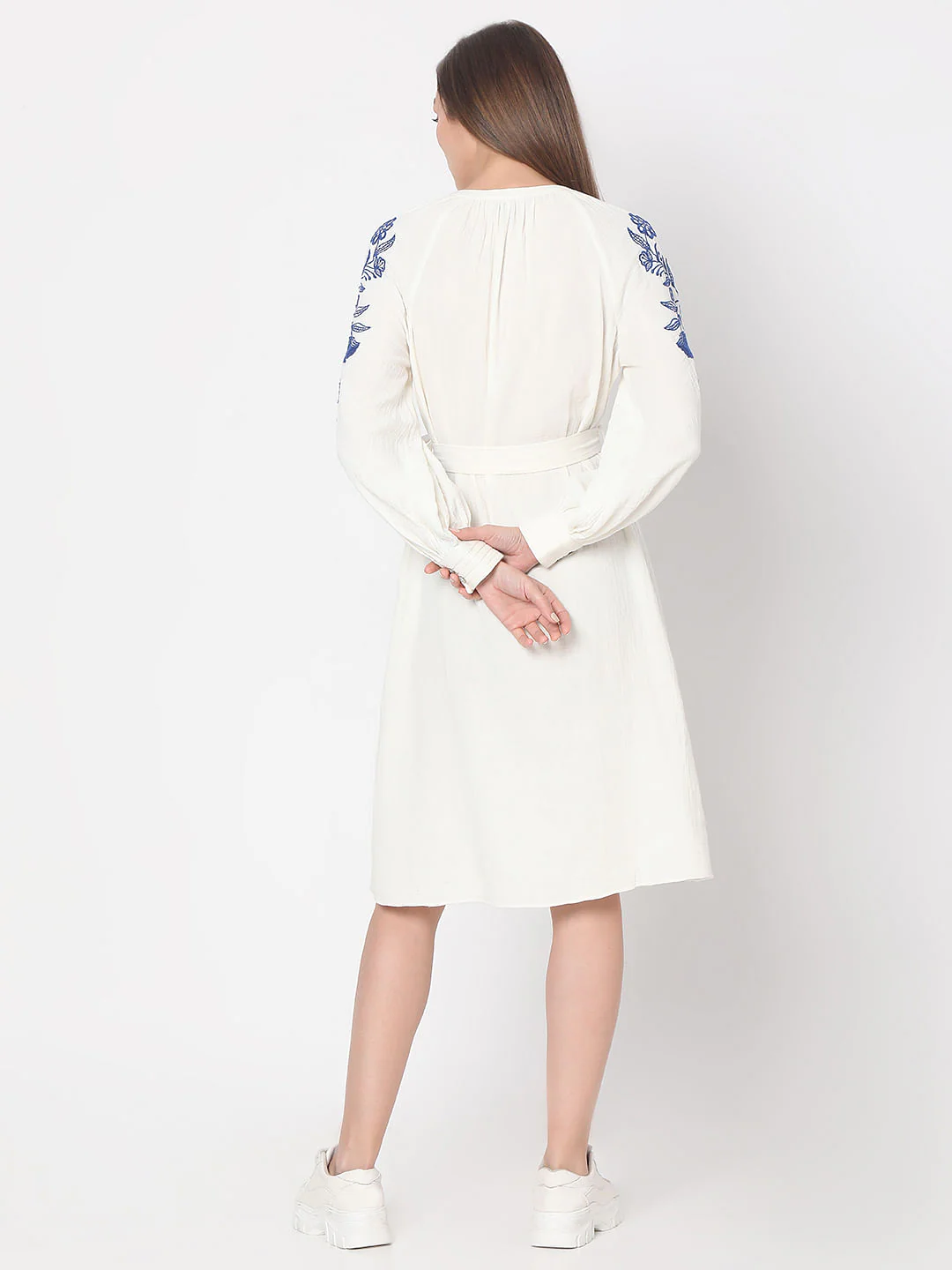 White Contrast Embroidery Dress - Image 4