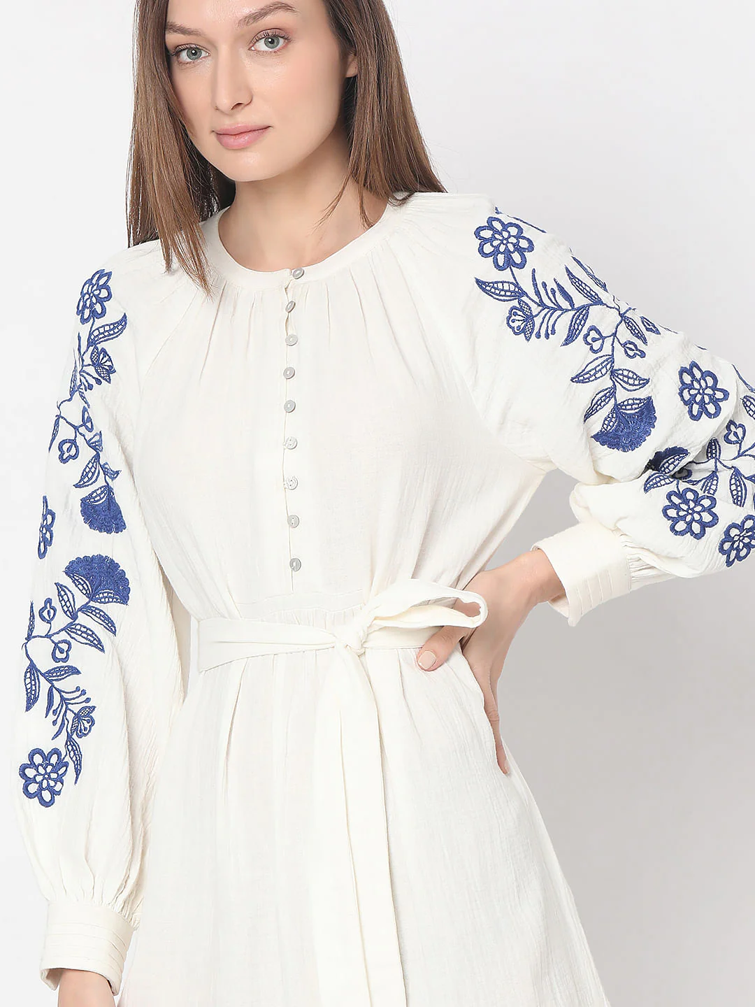 White Contrast Embroidery Dress - Image 5