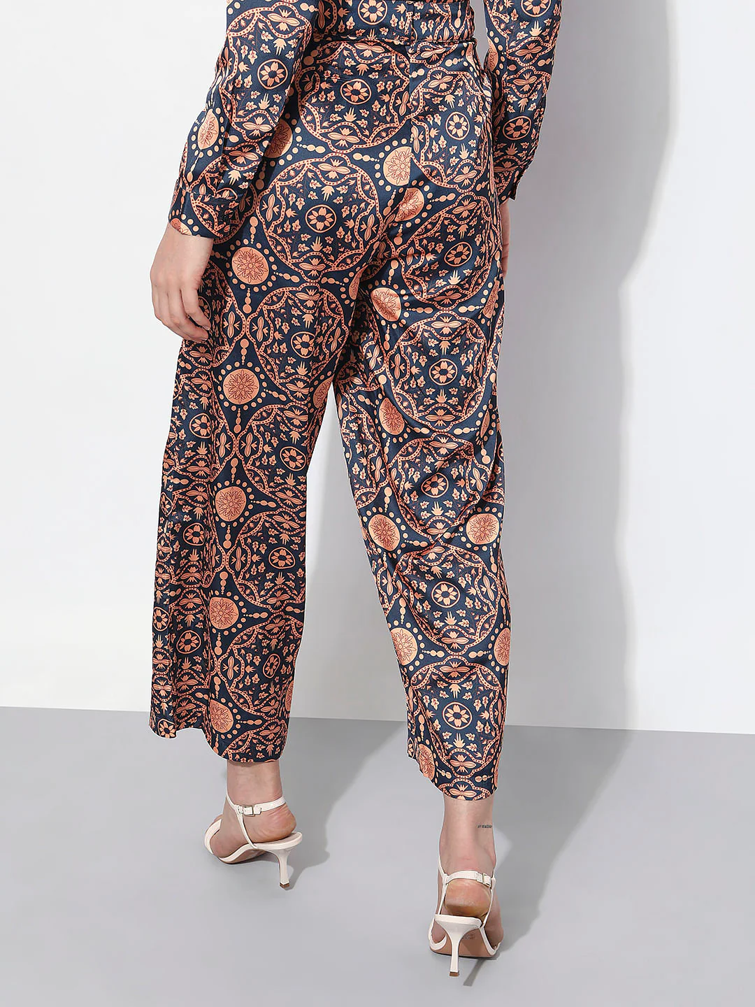 Blue High Rise Printed Pants - Image 4
