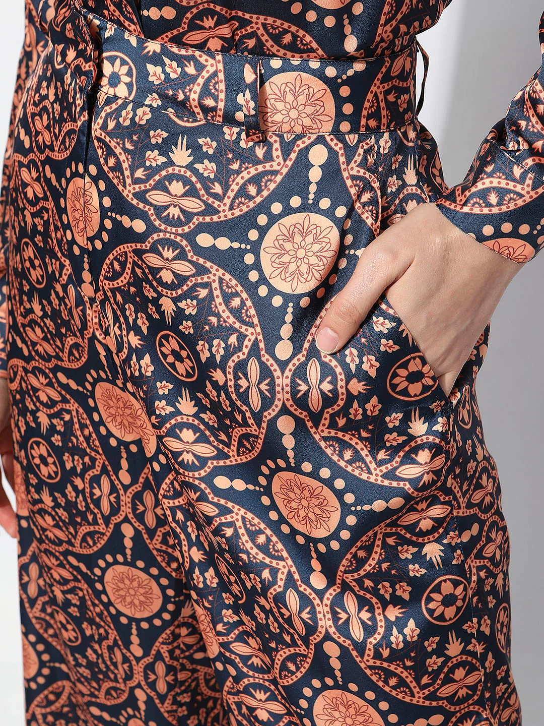 Blue High Rise Printed Pants - Image 5