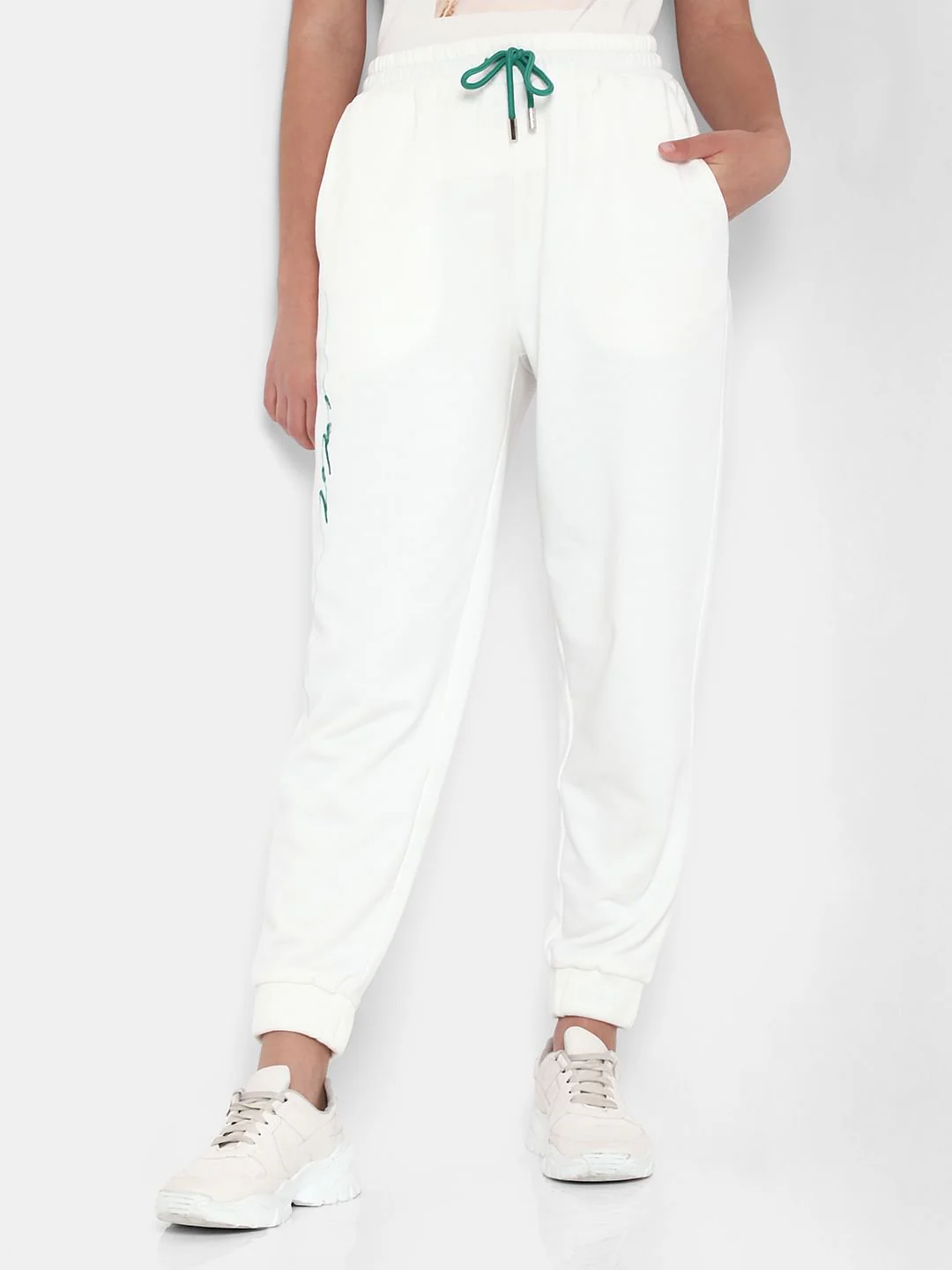 White High Rise Co-Ord Set Sweatpants - Image 2