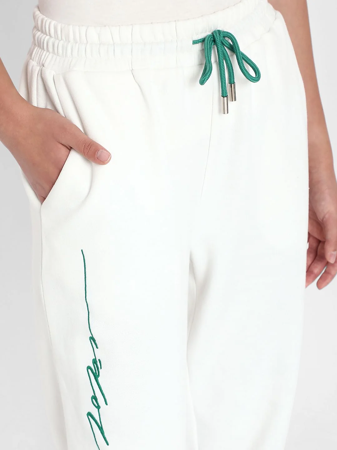 White High Rise Co-Ord Set Sweatpants - Image 5