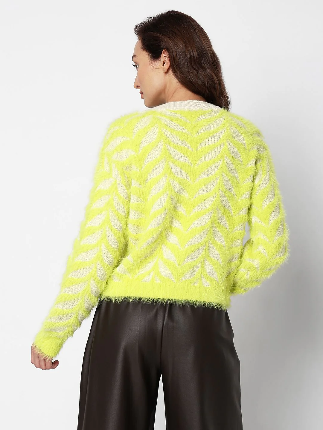 Lemon Green Fuzzy Yarn Pullover - Image 4