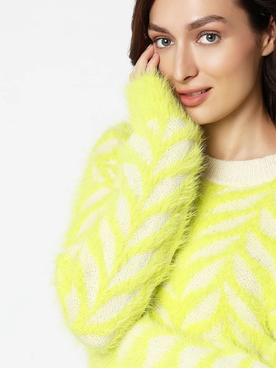 Lemon Green Fuzzy Yarn Pullover - Image 6