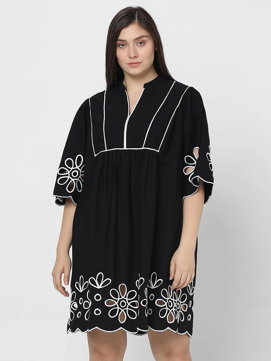 Curve Black Cutwork Shift Dress - Image 2