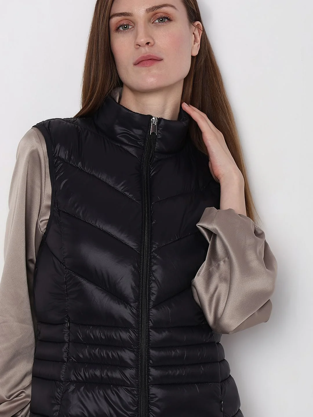 Black Sleeveless Puffer Jacket - Image 6