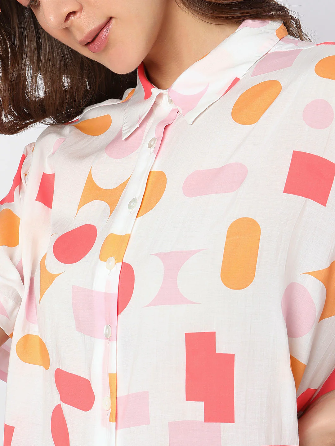 White Geometric Print Shirt - Image 8