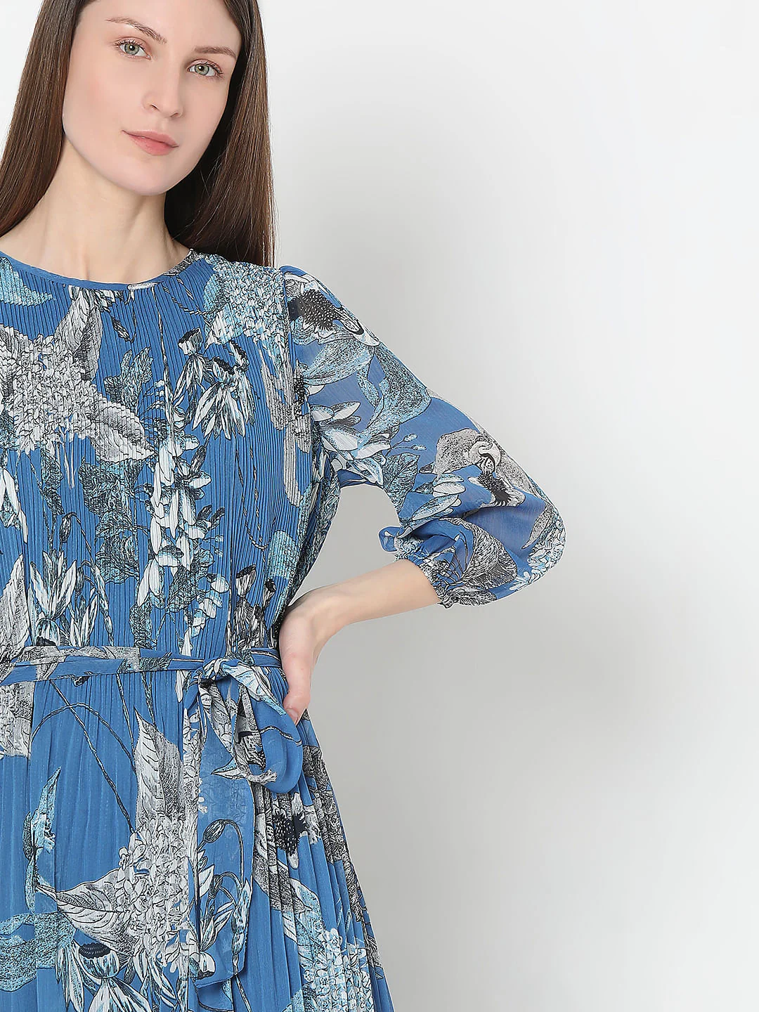 Blue Floral Pleated Midi Dress - Image 5