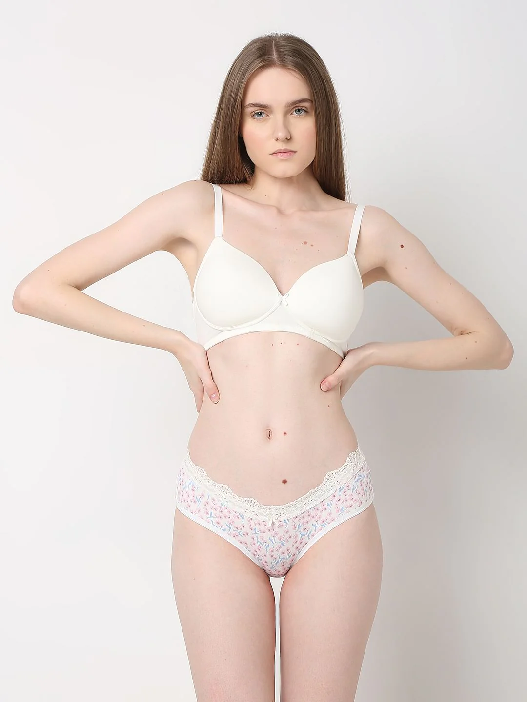 Intimates White Full Coverage Padded Non-Wired Bra - Image 2