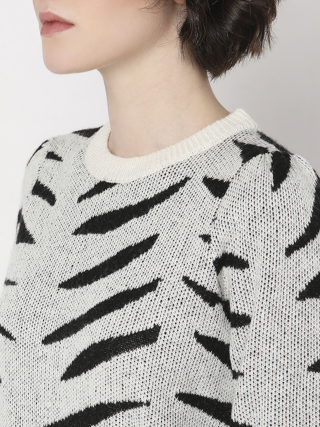 Black Printed Pullover - Image 8