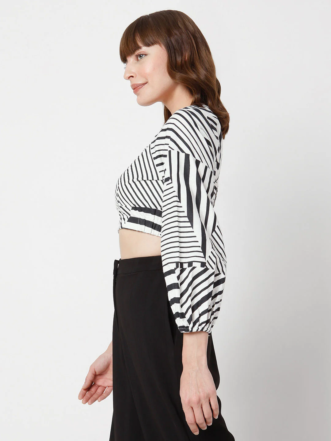 Black & White Printed Crop Top - Image 3