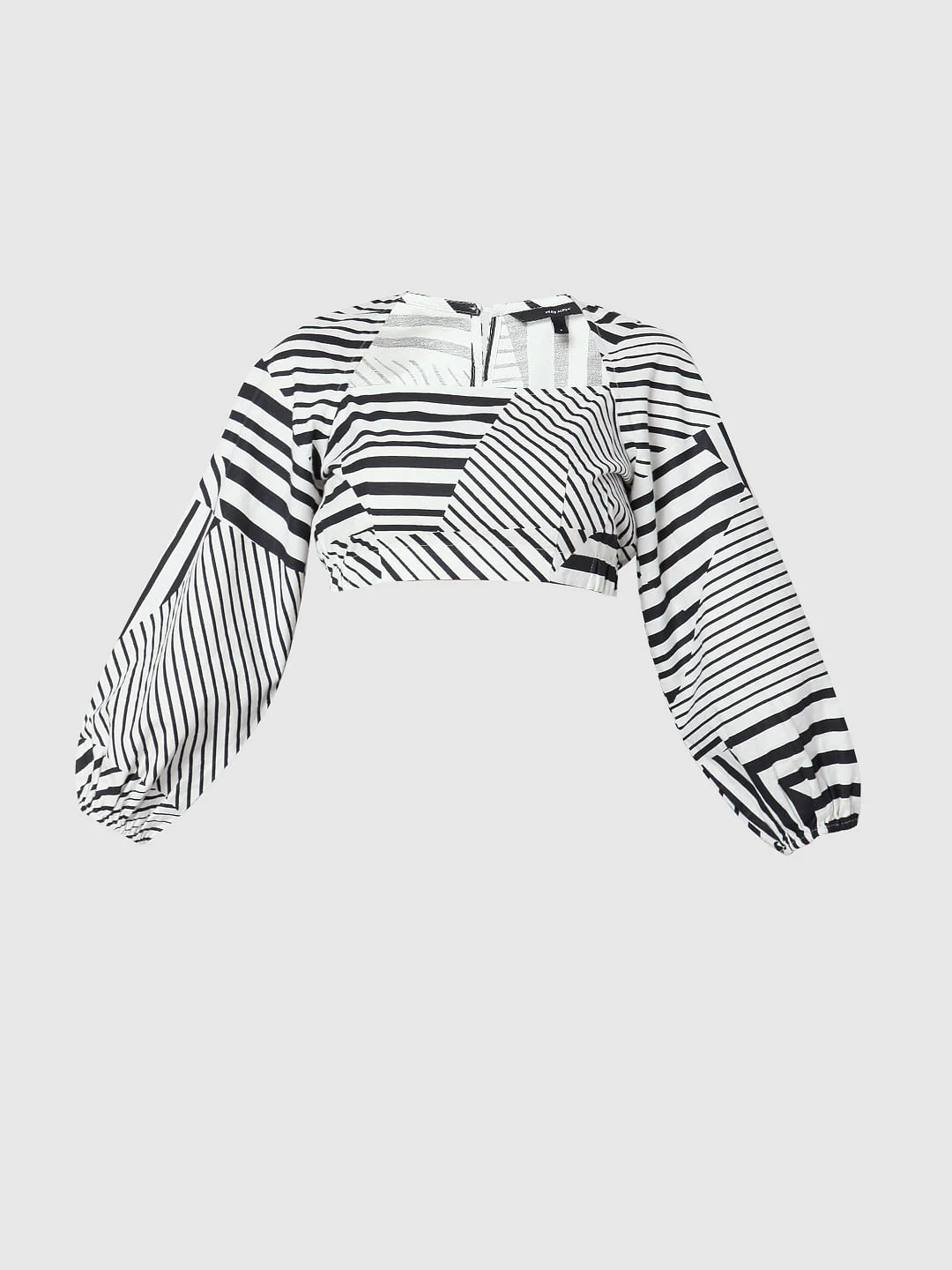Black & White Printed Crop Top - Image 7