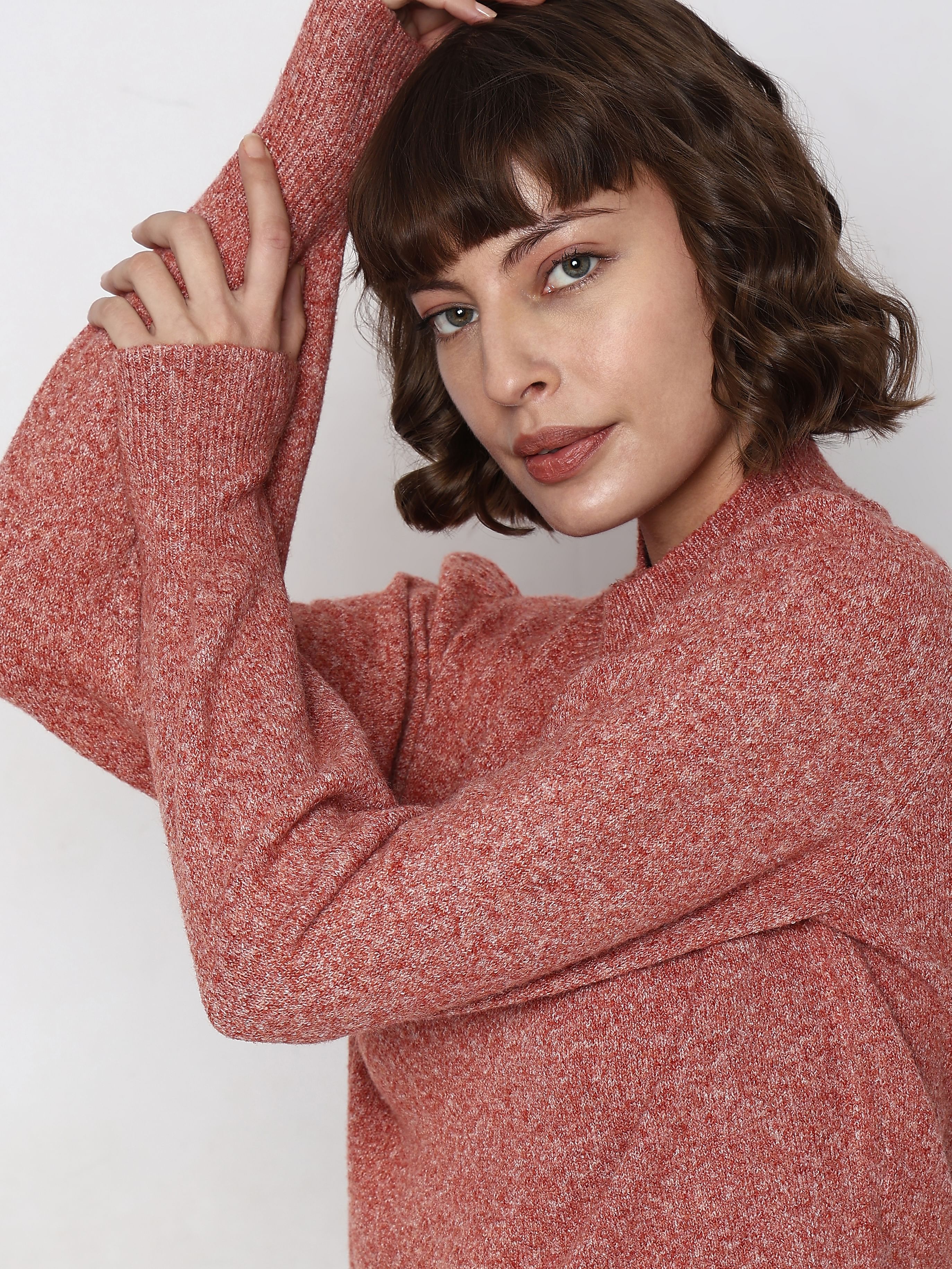 Red High Neck Melange Yarn Pullover - Image 6