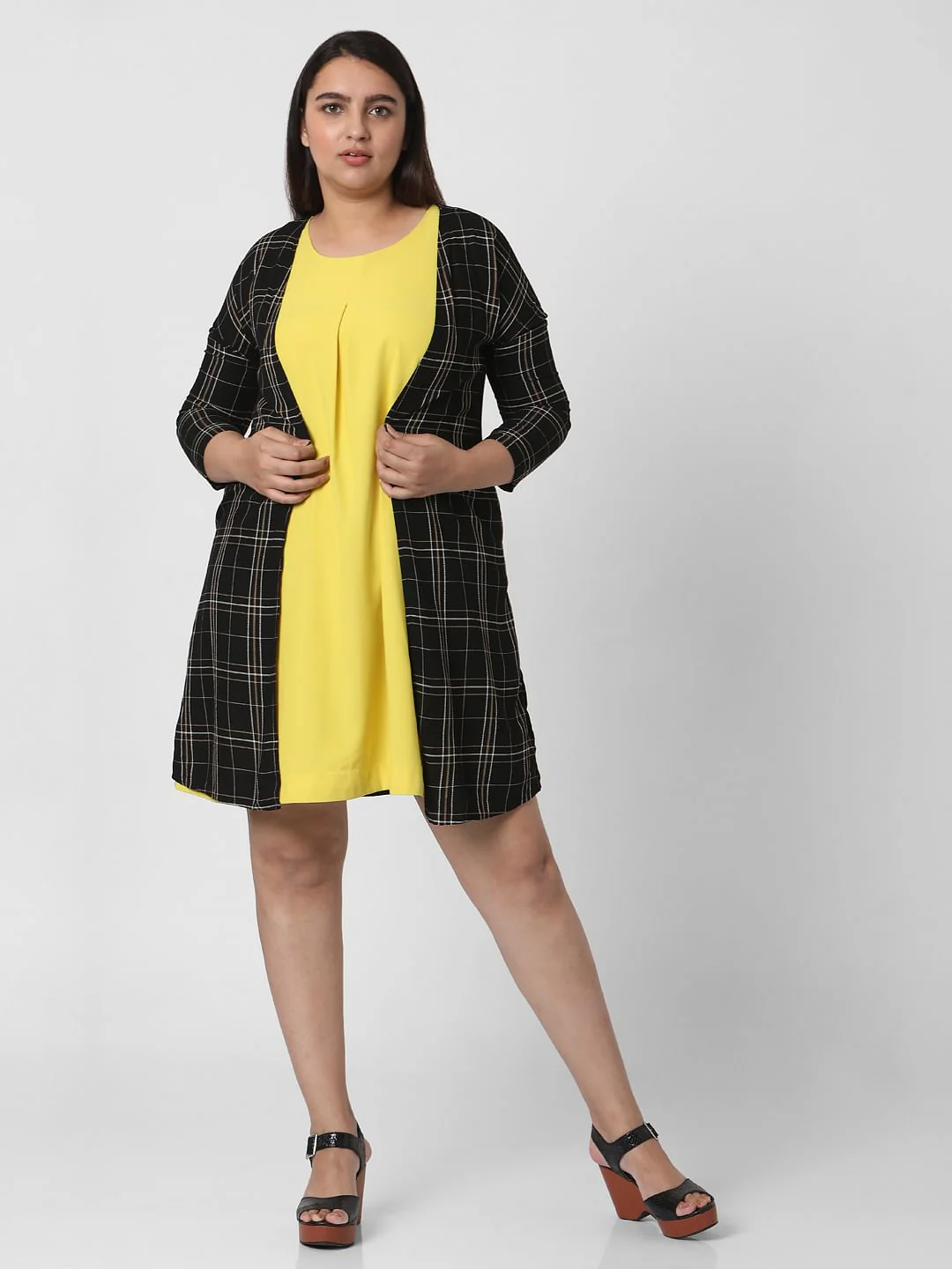 Curve Black Check Shrug - Image 2