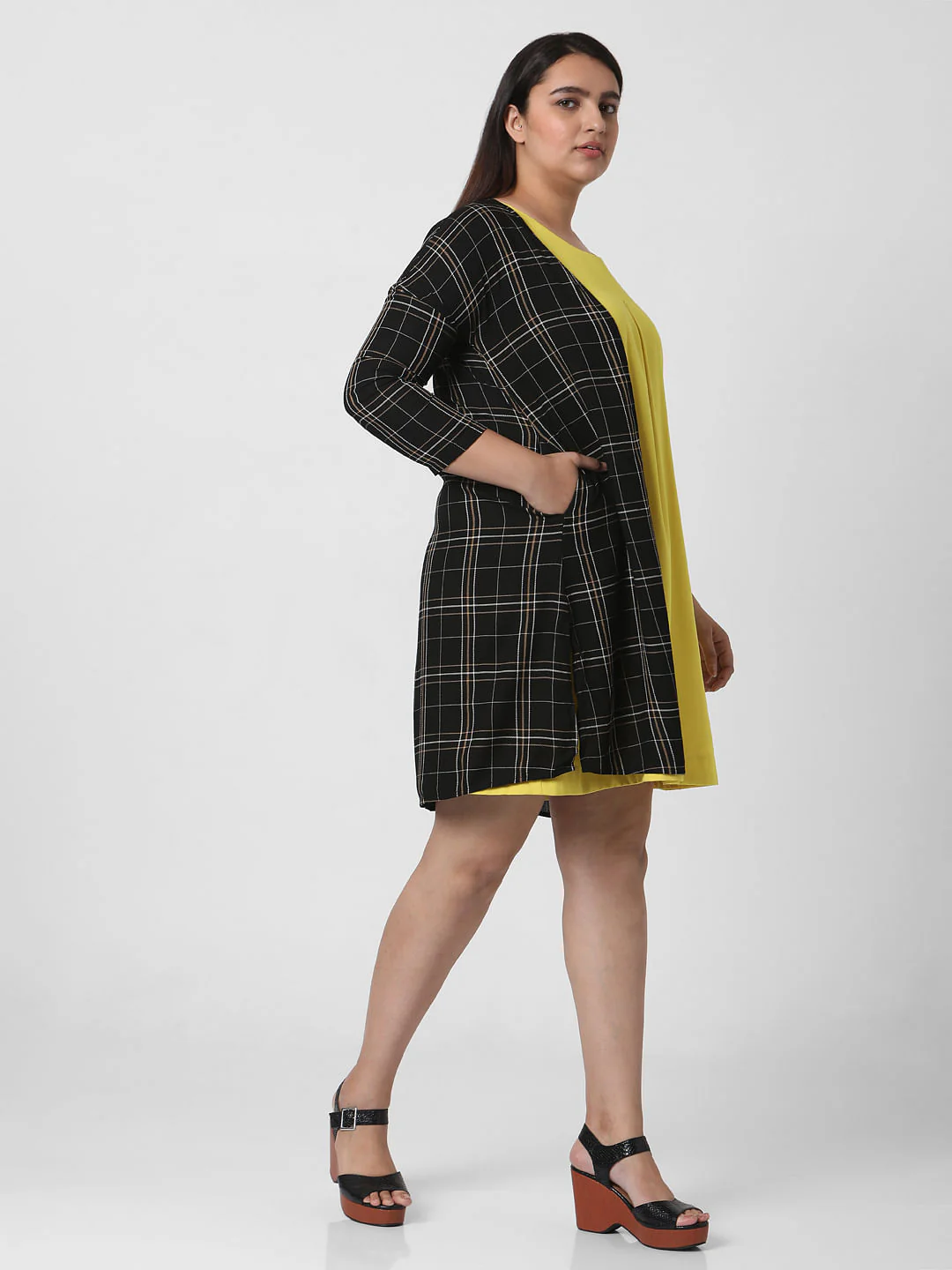 Curve Black Check Shrug - Image 3