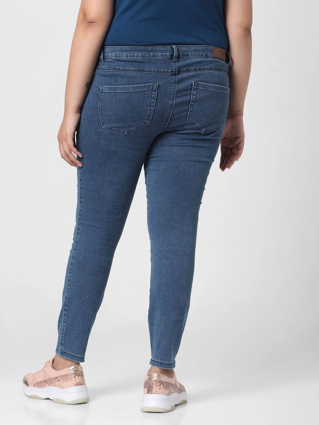 Curve Blue Mid Rise Wendy Wendy Skinny Jeans - Image 4