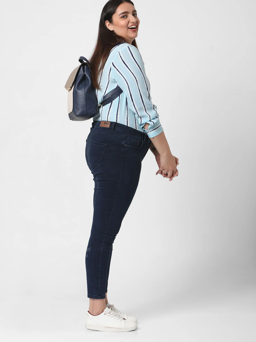 Curve Perfect Blue Mid Rise Jeggings - Image 2