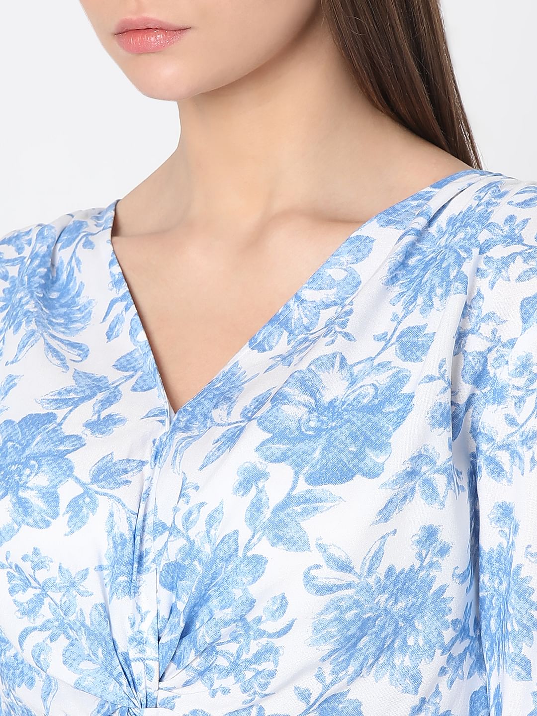 Blue & White Floral Print Cropped Top - Image 8
