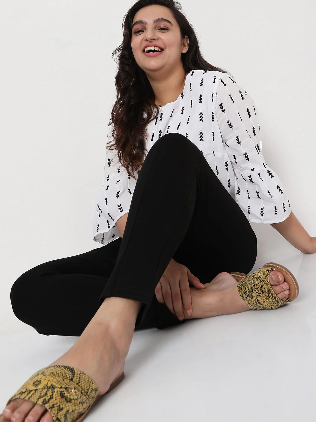 Curve Black Mid Rise Leggings - Image 2