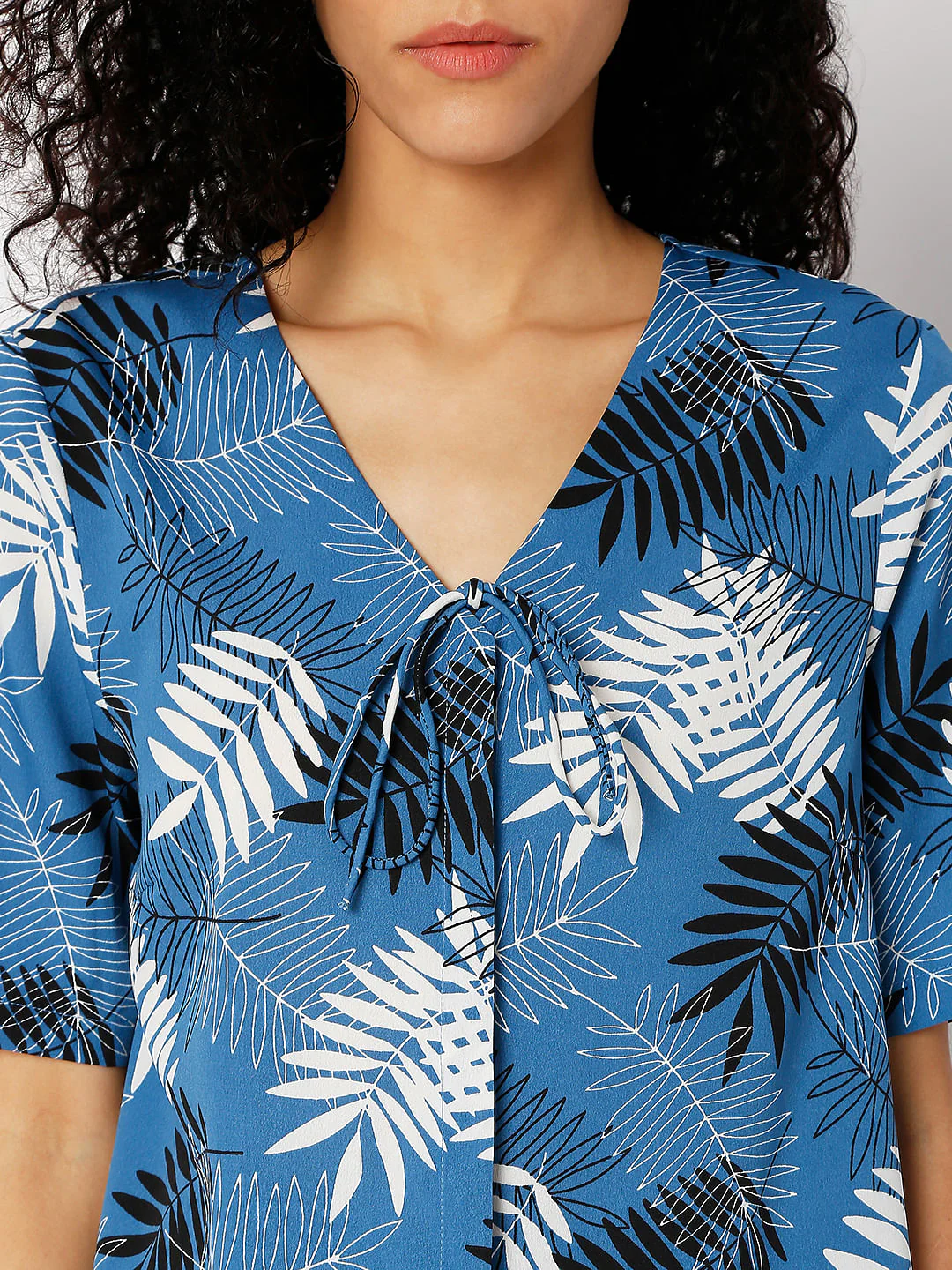 Blue Tropical Print Top - Image 5