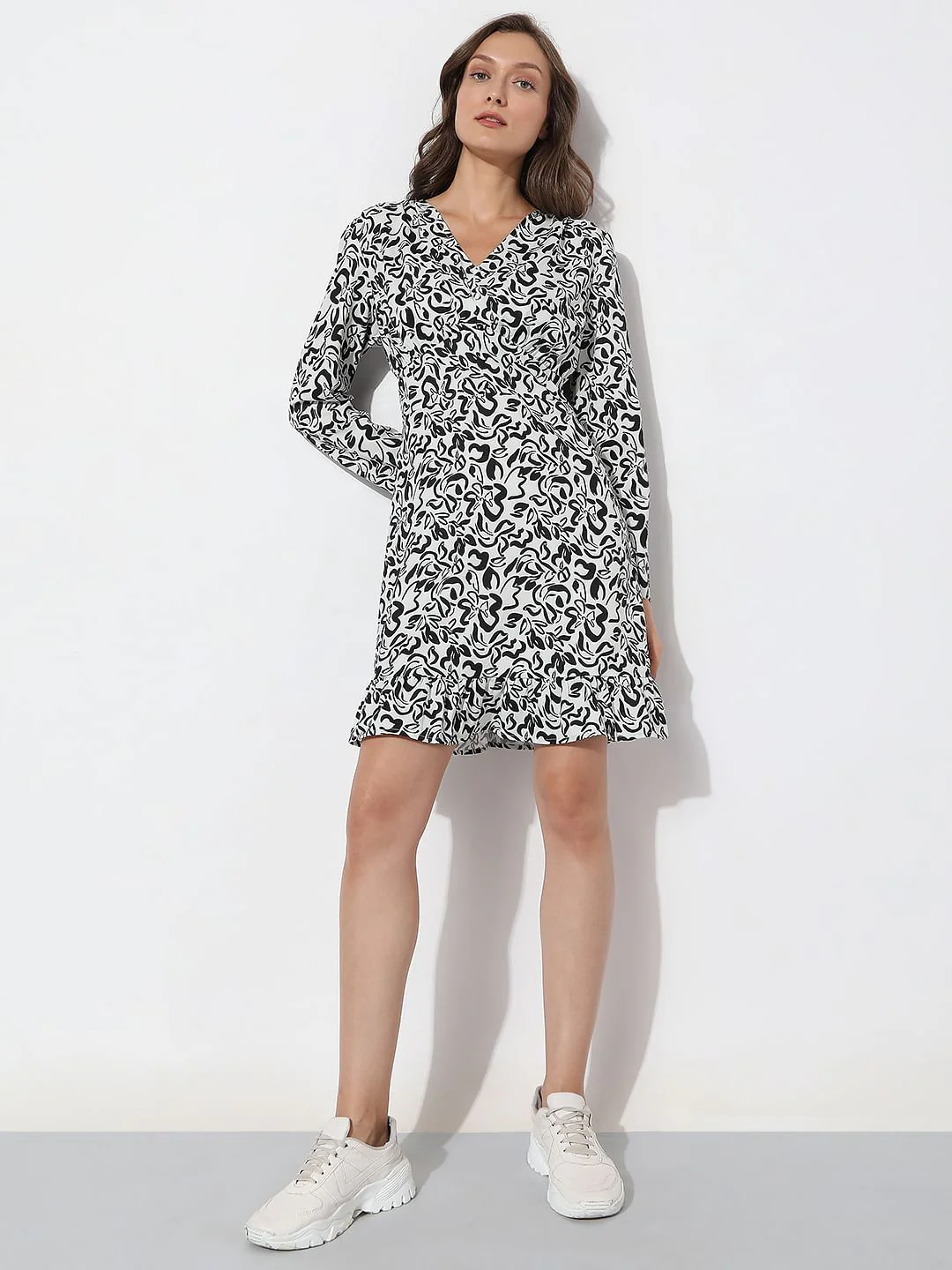 Black Monochrome Short Dress - Image 5