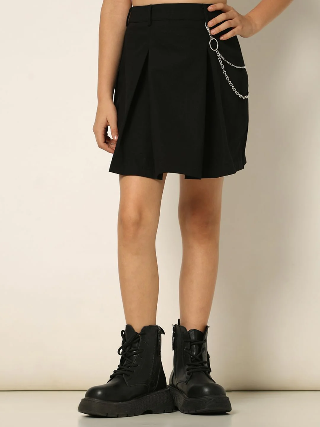 Black Chain Detail Pleated Skirt - Image 2