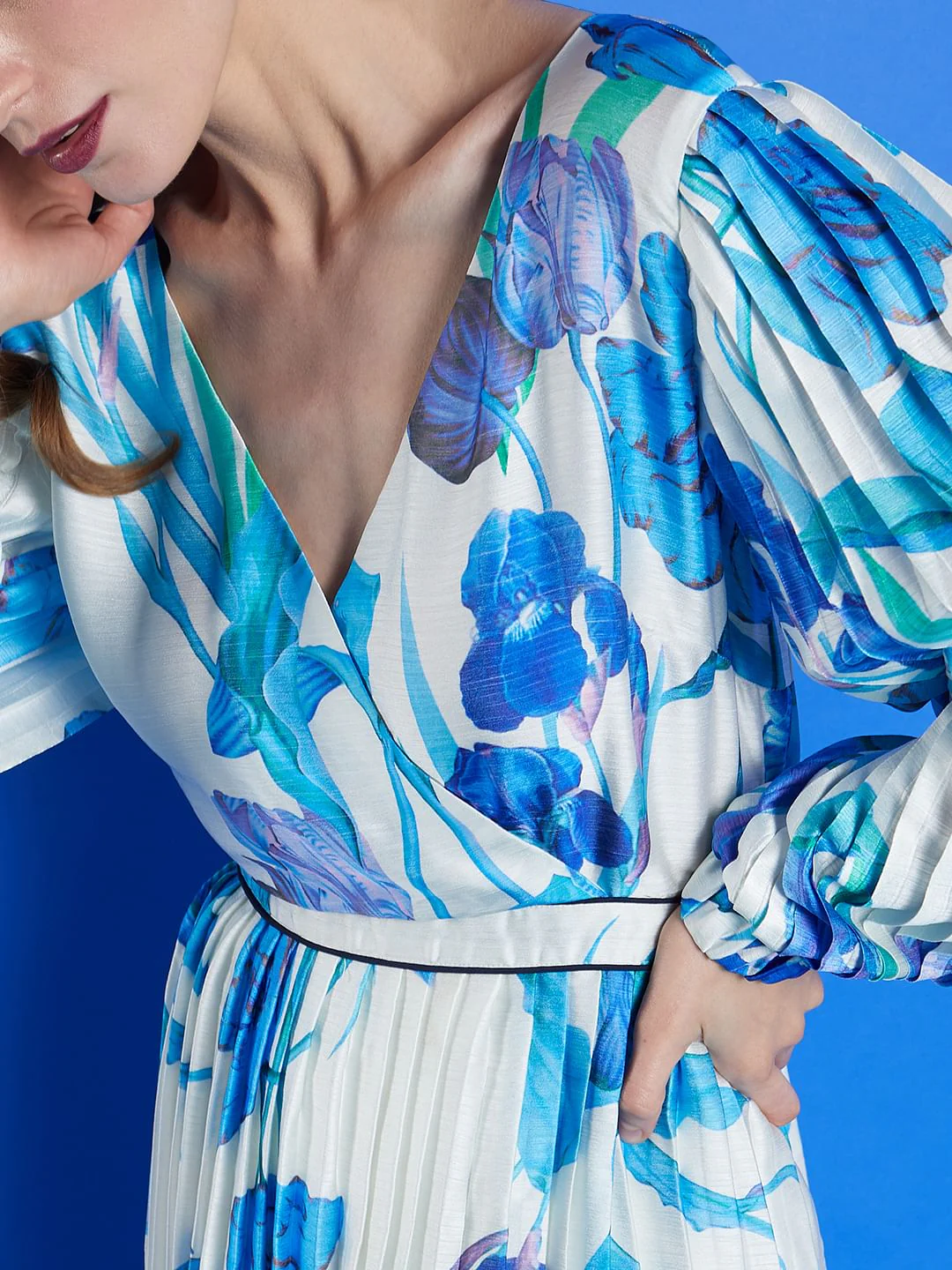 Marquee White Pleated Floral Midi Dress - Image 5