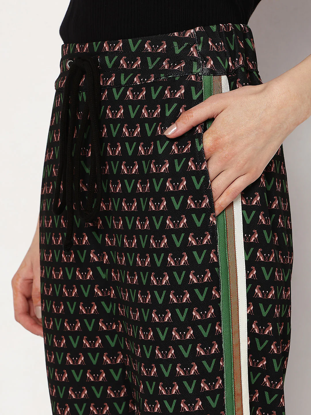 Black Mid Rise Printed Co-Ord Set Joggers - Image 10
