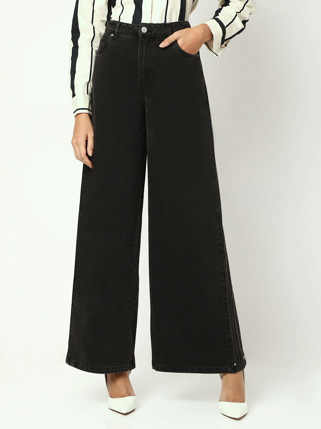 Black Mid Rise Loose Fit Jeans - Image 2