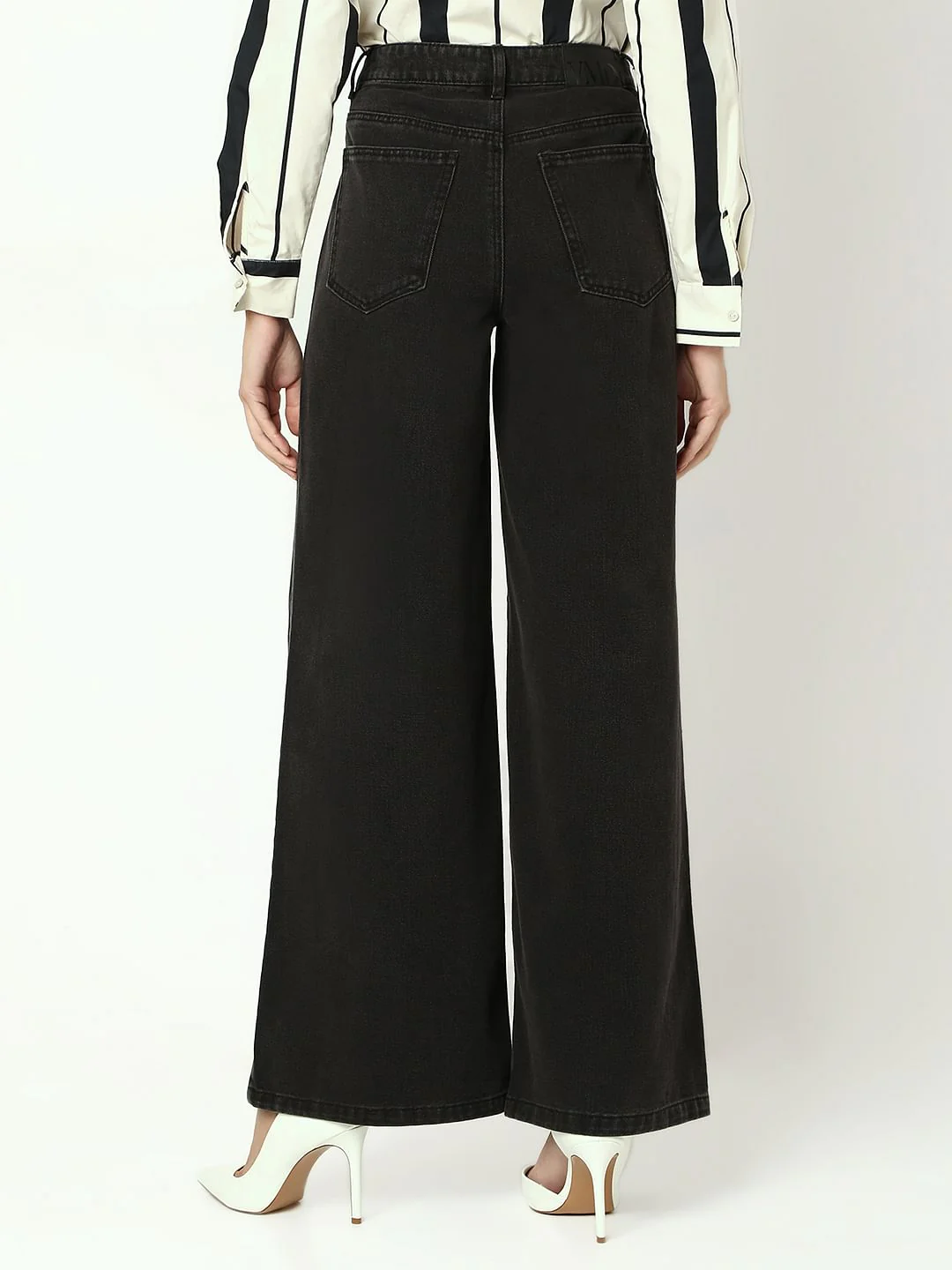 Black Mid Rise Loose Fit Jeans - Image 4