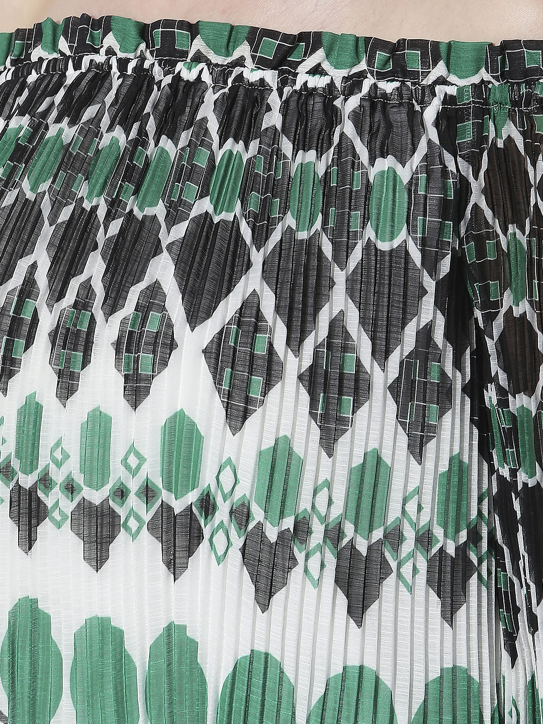 Green Geometric Print Top - Image 8