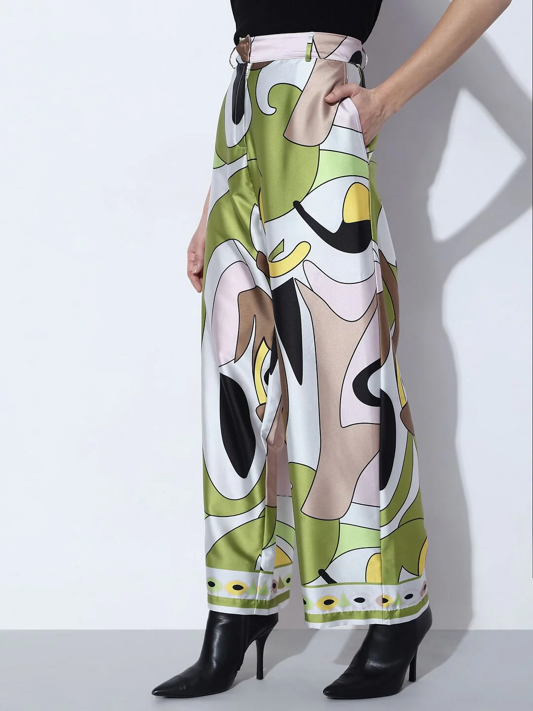 Green High Rise Abstract Print Pants - Image 3