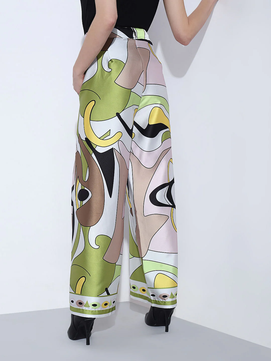 Green High Rise Abstract Print Pants - Image 4