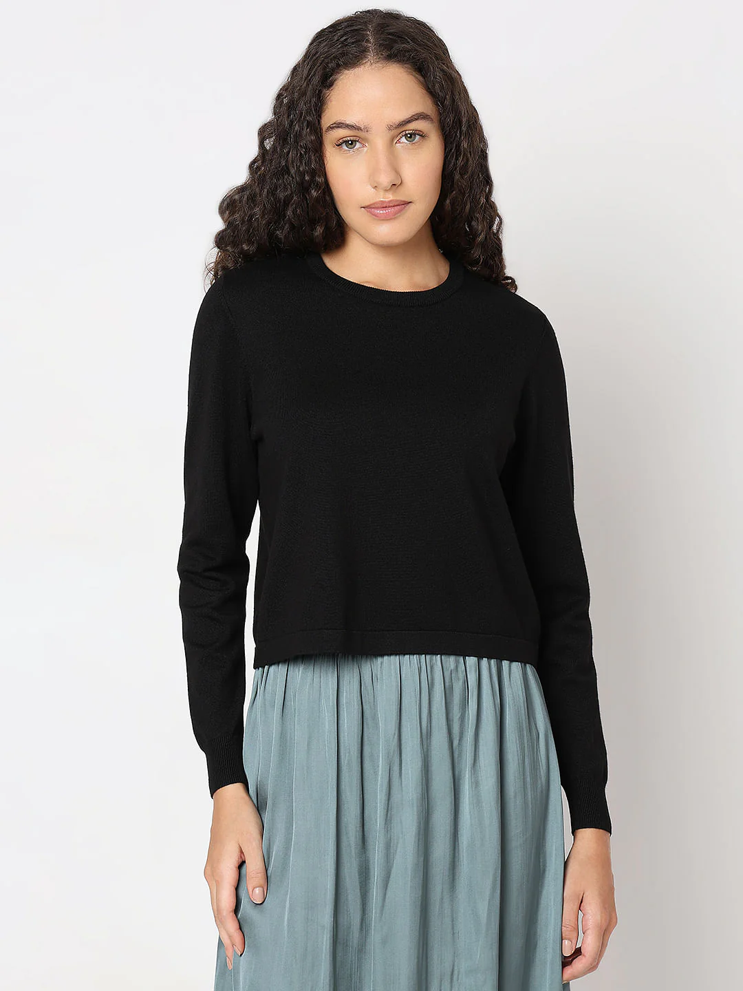 Black O-Neck Pullover - Image 2