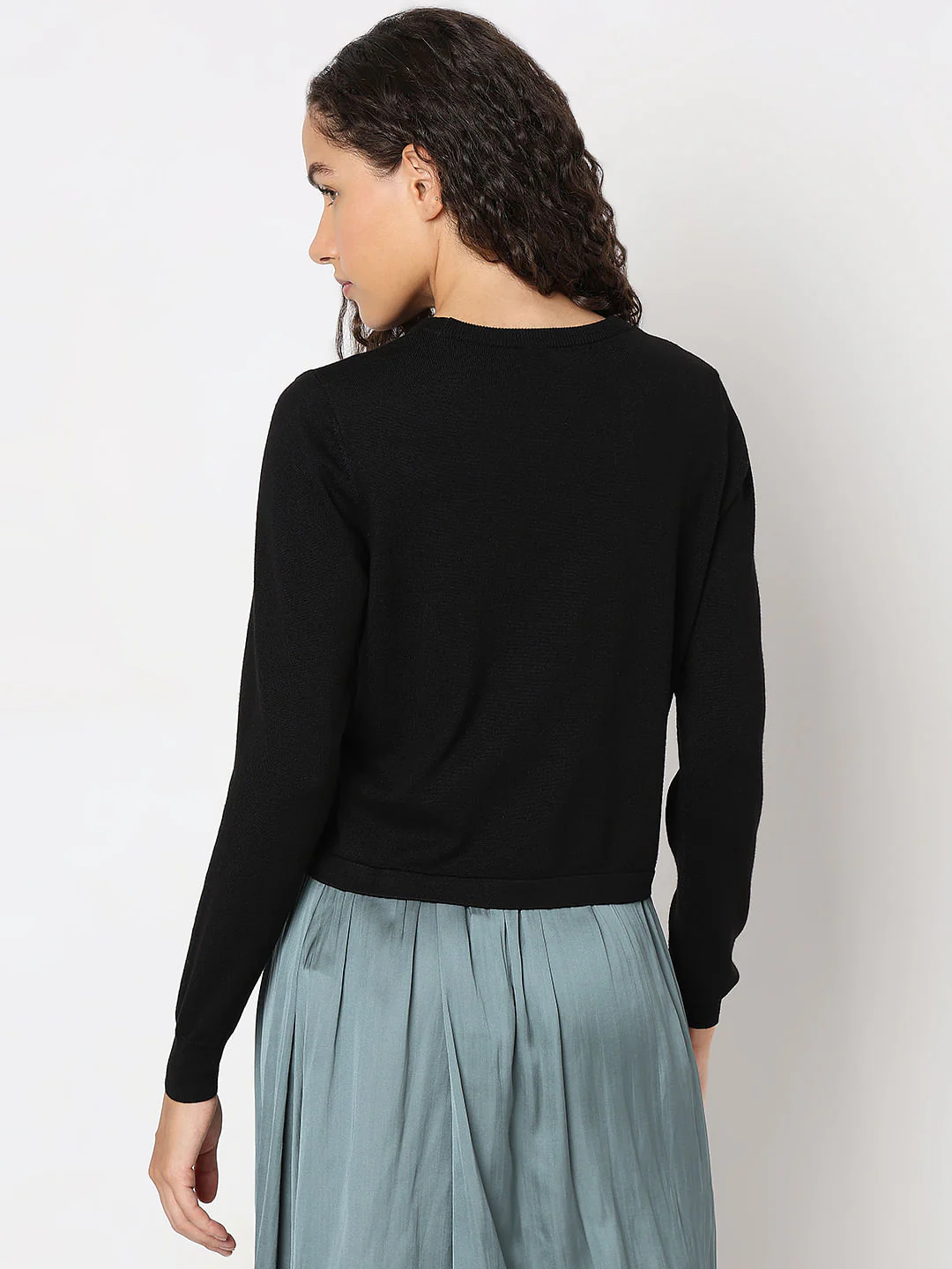 Black O-Neck Pullover - Image 4