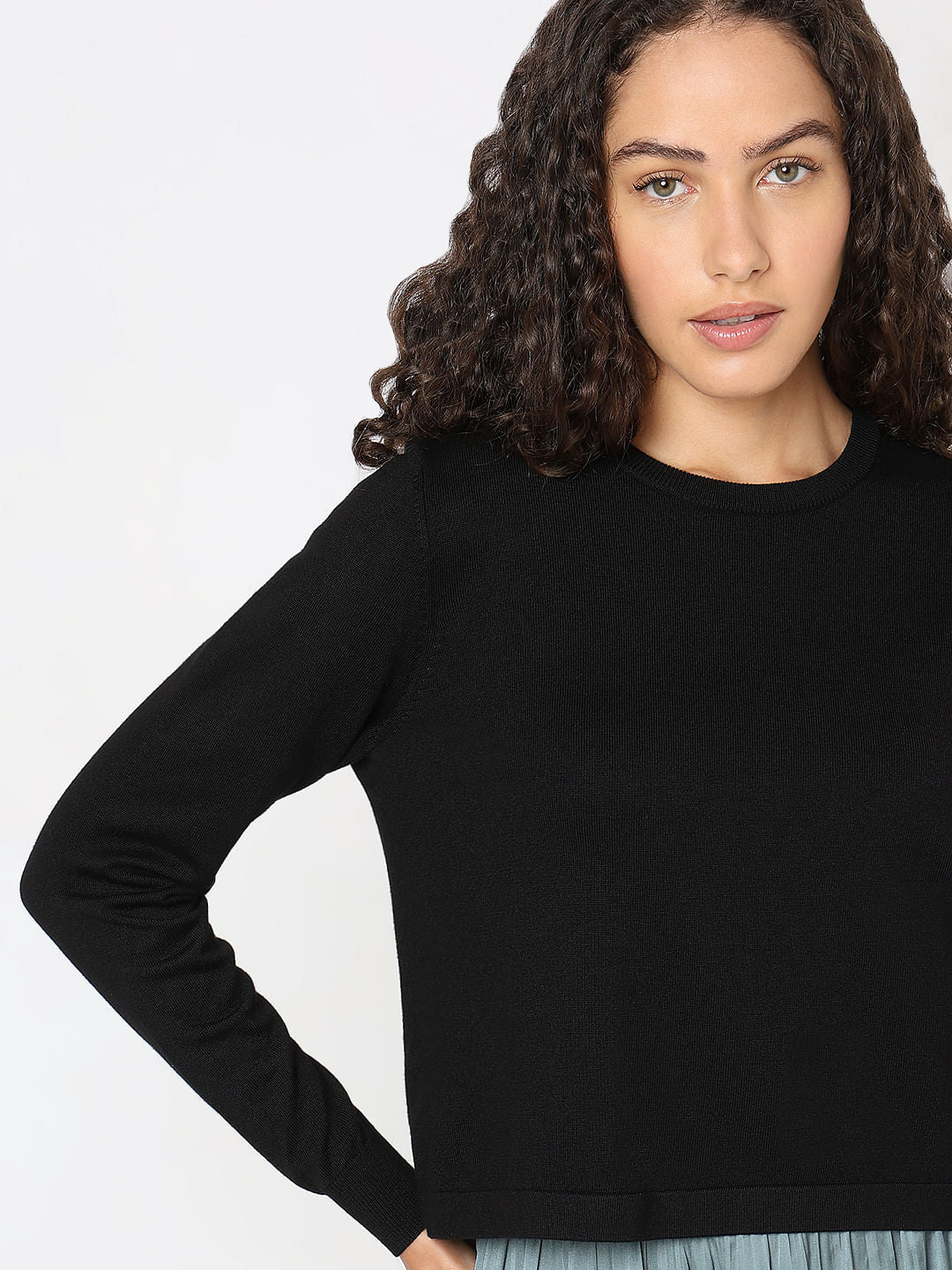 Black O-Neck Pullover - Image 6