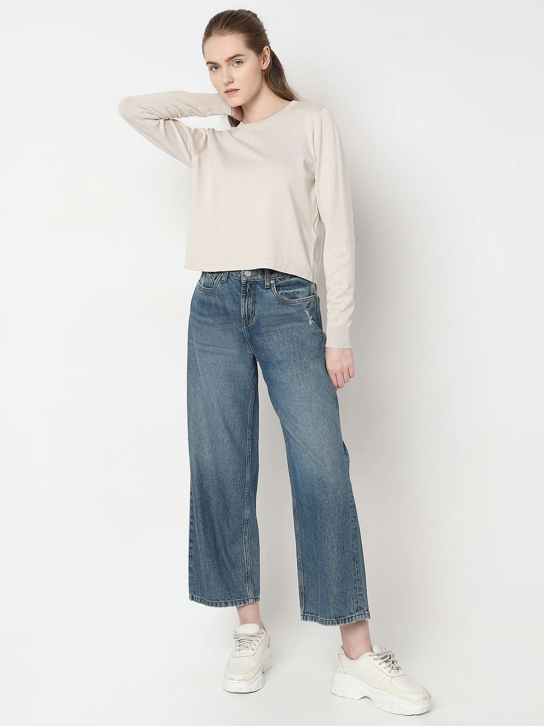 White O-Neck Short Pullover - Image 5