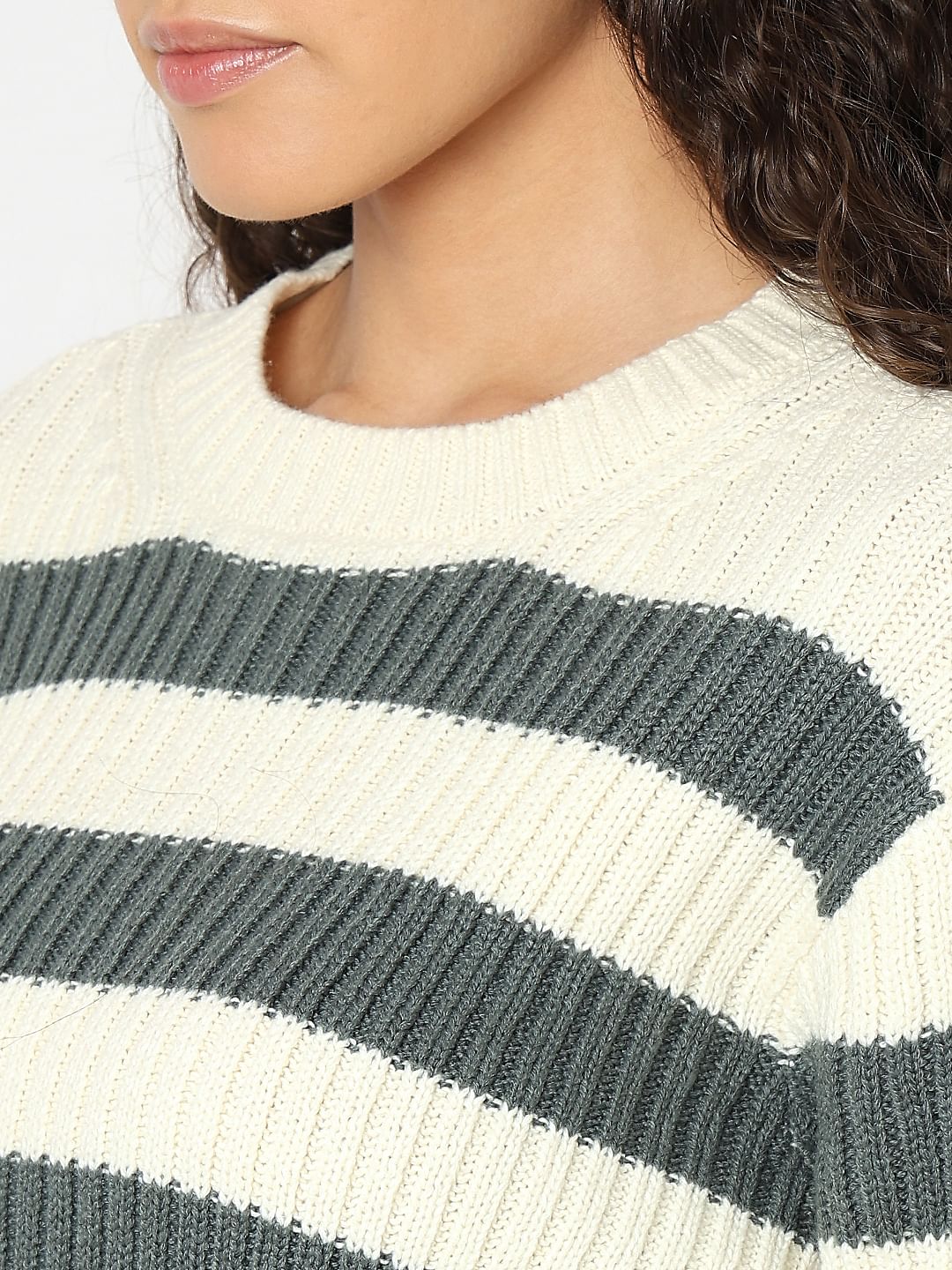 Beige Colourblocked Cropped Pullover - Image 8