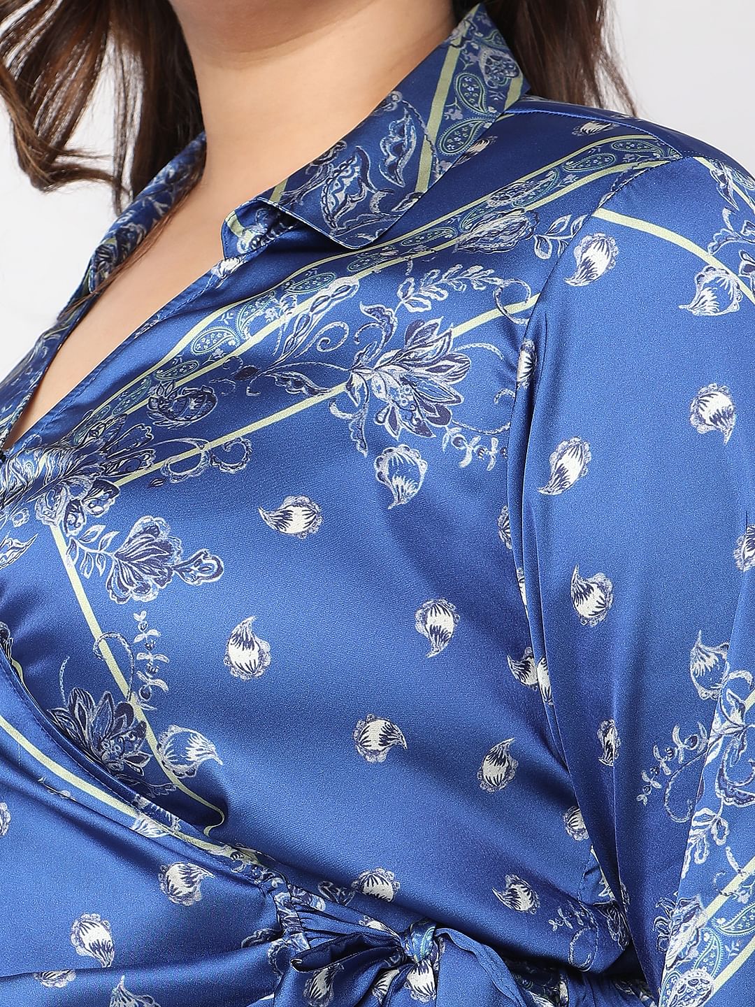 Curve Blue Printed Satin Wrap Dress - Image 7