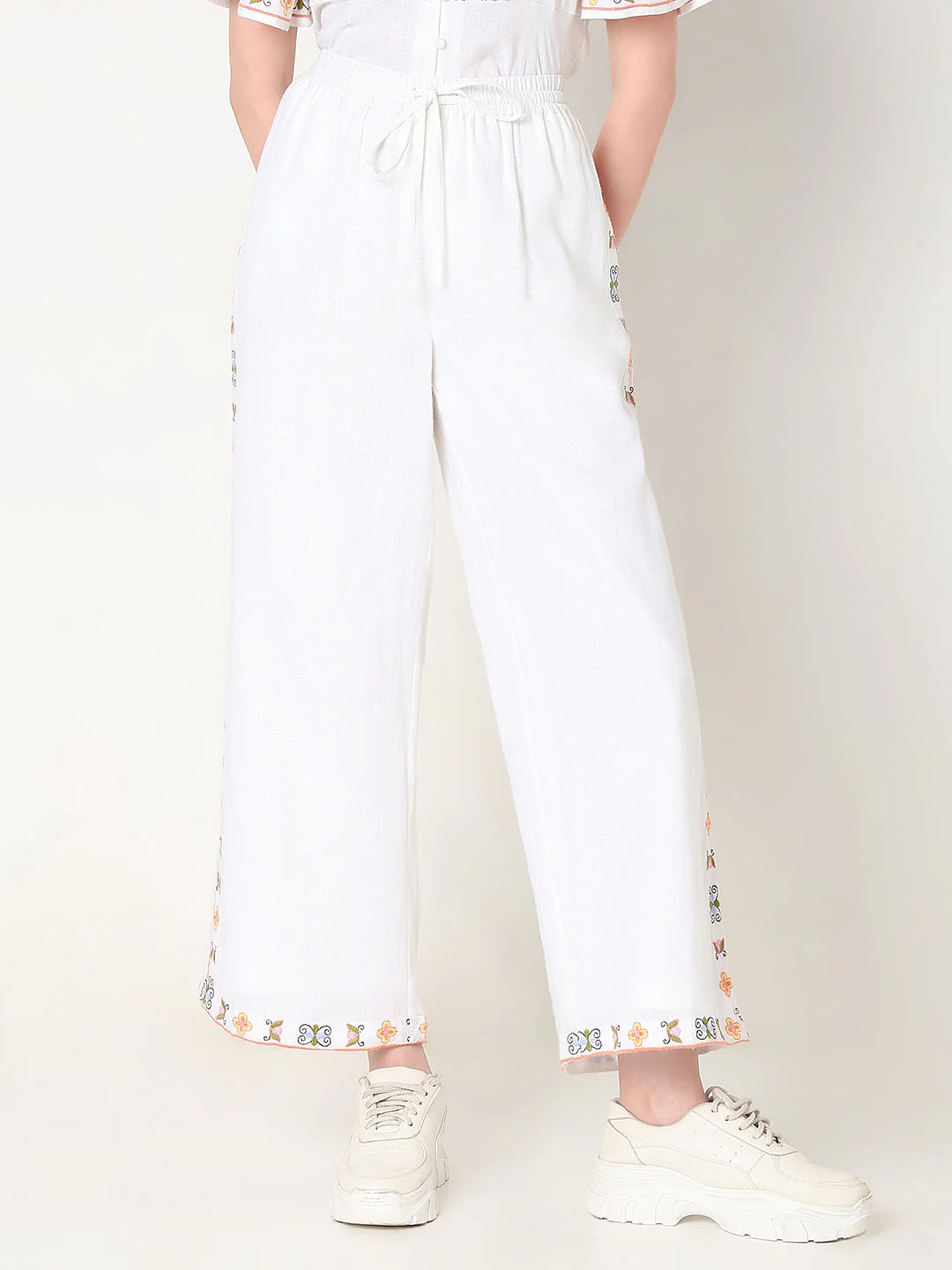 White High Rise Embroidered Co-Ord Set Pants - Image 2