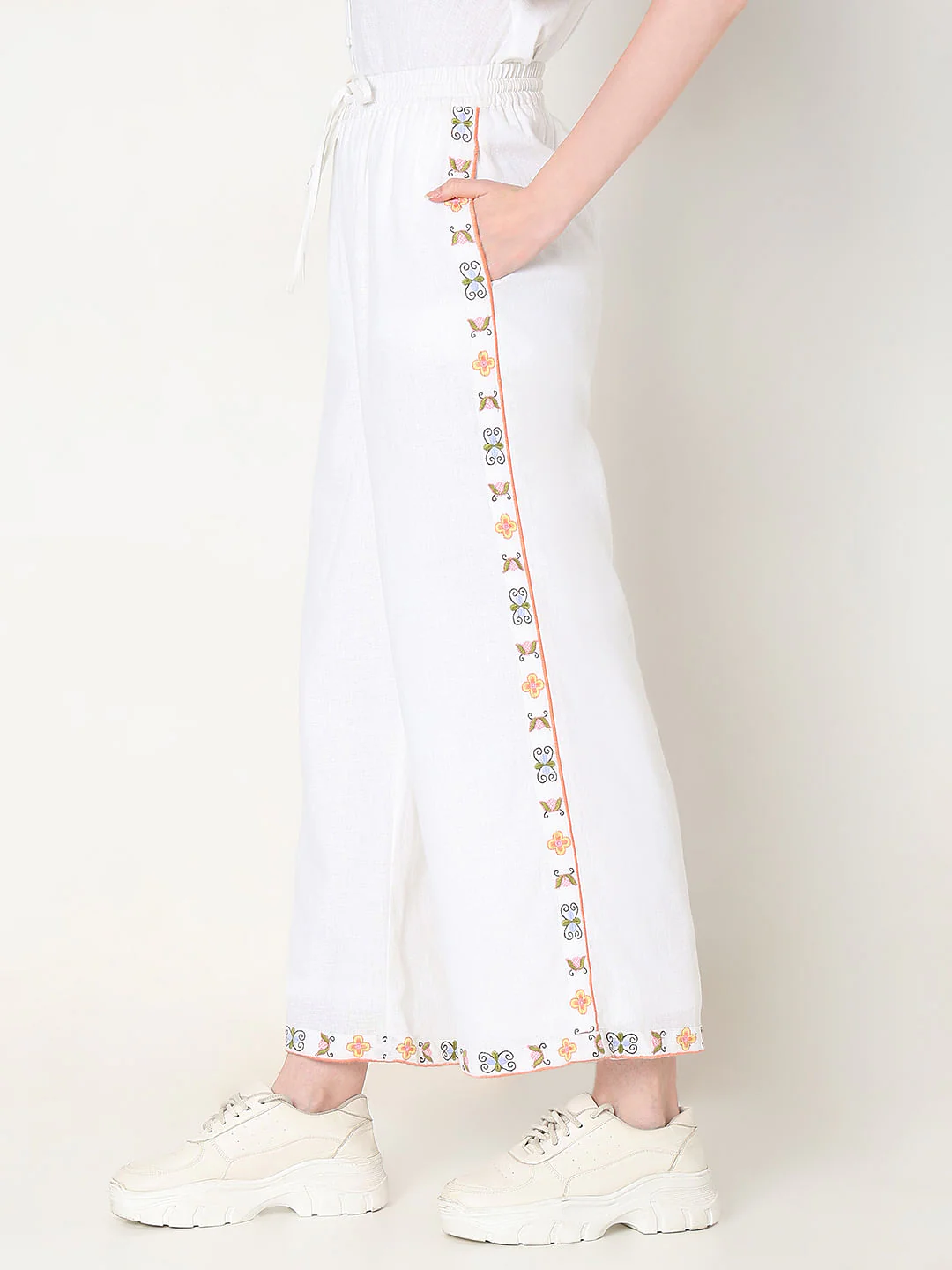 White High Rise Embroidered Co-Ord Set Pants - Image 3