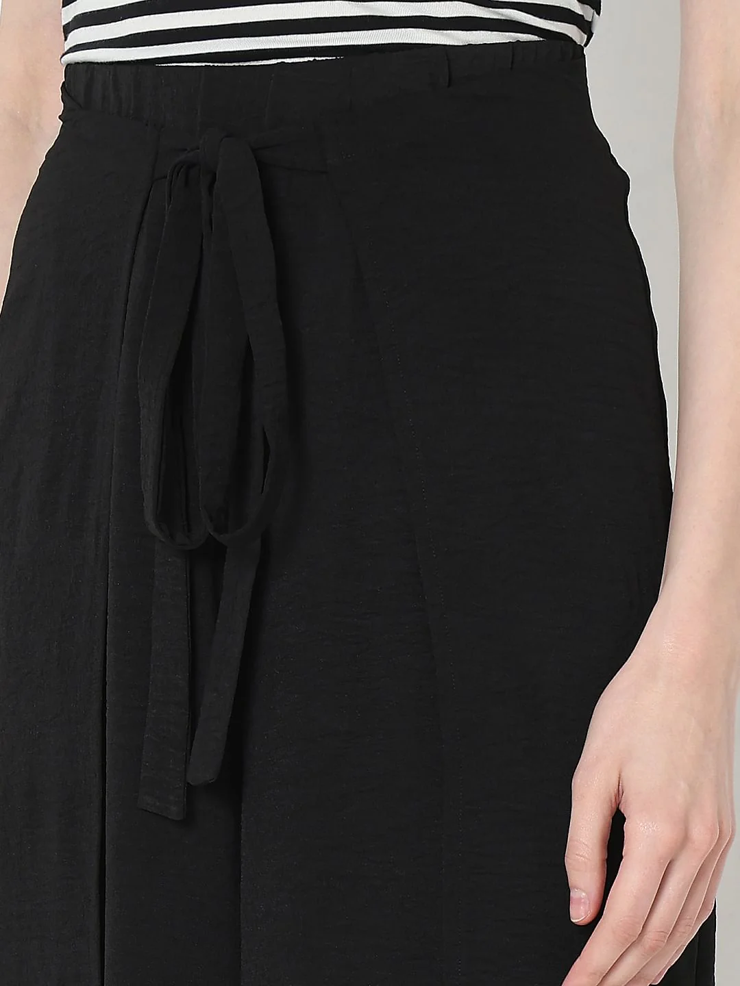 Black High Rise Straight Fit Pants - Image 8