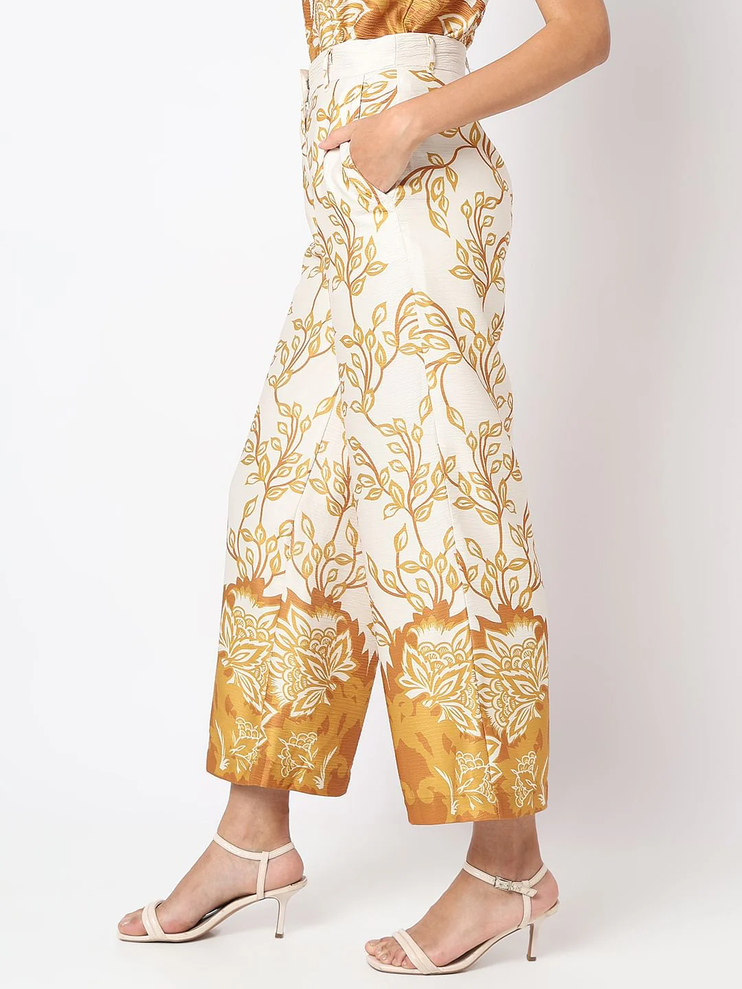 Off-White Abstract Print Co-Ord Set Pants - Image 3