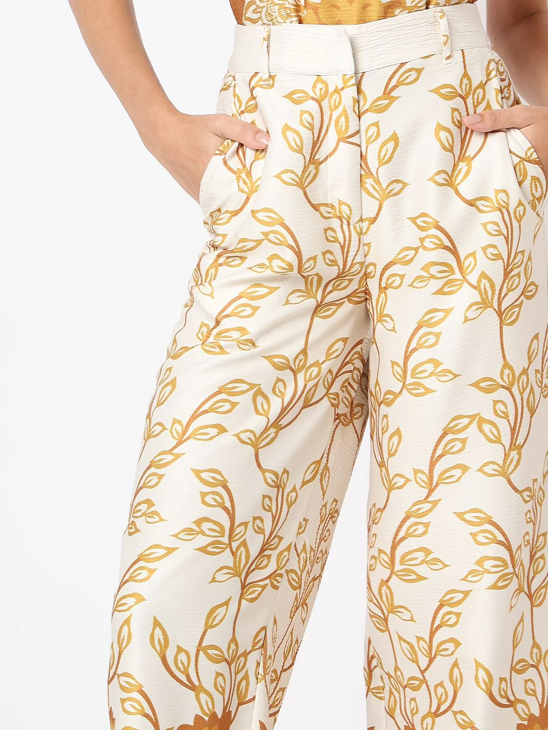 Off-White Abstract Print Co-Ord Set Pants - Image 6